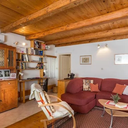 House Kocan-four Bedroom With Terrace And Swimming Pool Thurinici